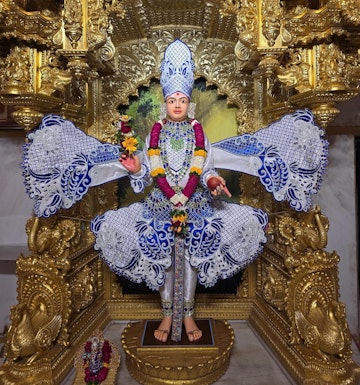 Surat Rustambag Temple Murti Darshan