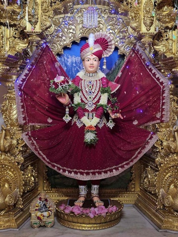 Surat Rustambag Temple Murti Darshan