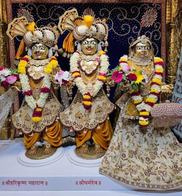 Surat Rustambag Temple Murti Darshan