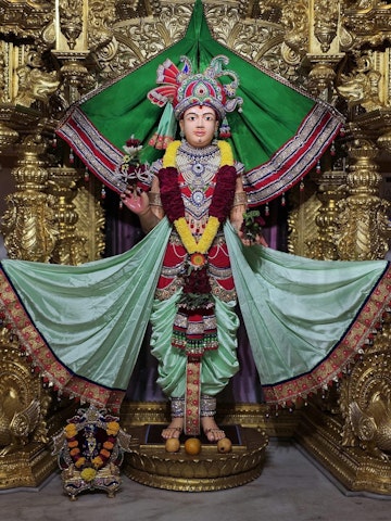 Surat Rustambag Temple Murti Darshan