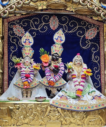 Surat Rustambag Temple Murti Darshan