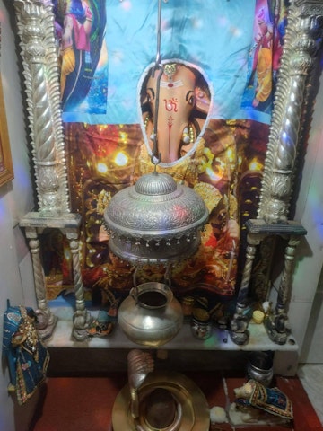 Surat Rustambag Temple Murti Darshan