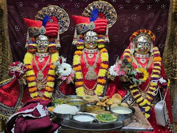 Surat Rustambag Temple Murti Darshan