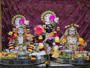 Surat Rustambag Temple Murti Darshan