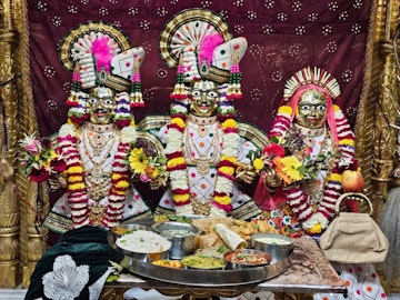 Surat Rustambag Temple Murti Darshan