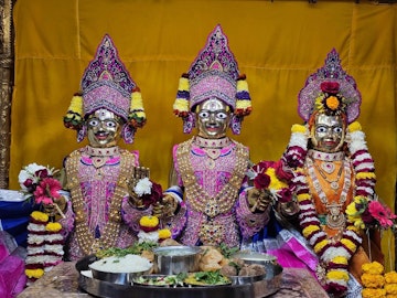 Surat Rustambag Temple Murti Darshan