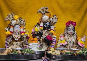 Surat Rustambag Temple Murti Darshan