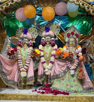 Surat Rustambag Temple Murti Darshan