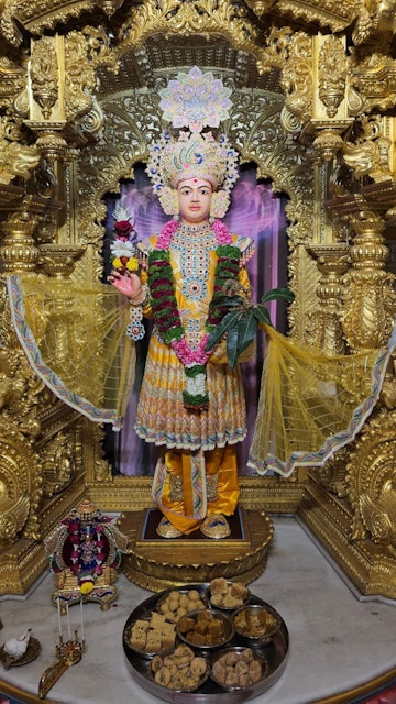 Surat Rustambag Temple Murti Darshan