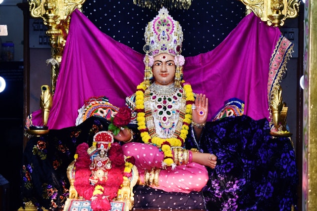 Daily Darshan | swaminarayan.faith