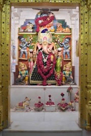 Vadtal Temple Murti Darshan