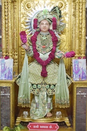 Vadtal Temple Murti Darshan