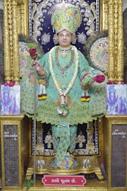 Vadtal Temple Murti Darshan