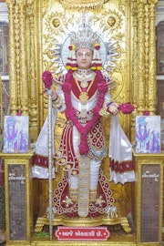 Vadtal Temple Murti Darshan
