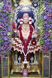 Vadtal Temple Murti Darshan